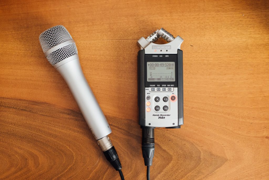 mikrofon dynamiczny t.Bone MB88U i rejestrator dźwięku Zoom H4n